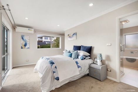 Photo of property in 436 East Coast Road, Windsor Park, Auckland, 0630