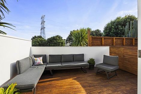 Photo of property in 71 Marama Crescent, Spotswood, New Plymouth, 4310