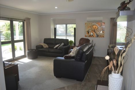 Photo of property in 16 Shoemaker Road, Waipu, 0510