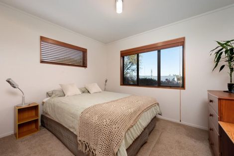 Photo of property in 17 Pokapu Place, Bethlehem, Tauranga, 3110