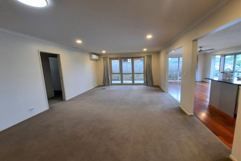 Photo of property in 10 Newbury Place, Schnapper Rock, Auckland, 0632