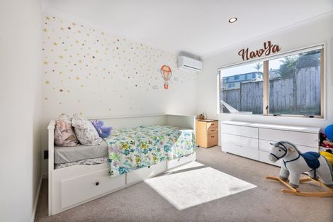 Photo of property in 55 Helleur Road, Massey, Auckland, 0614