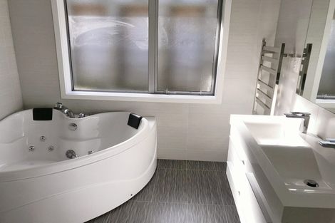 Photo of property in 11 Castleton Way, Flagstaff, Hamilton, 3210