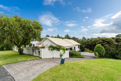 Photo of property in 3 Emery Grove, Bayview, Auckland, 0629