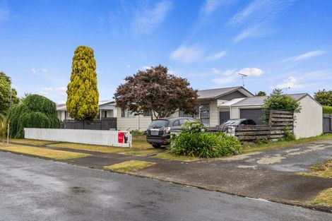 Photo of property in 22 Oakfield Crescent, Pukete, Hamilton, 3200
