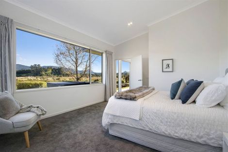 Photo of property in 21 Riverside Place, Katikati, 3129
