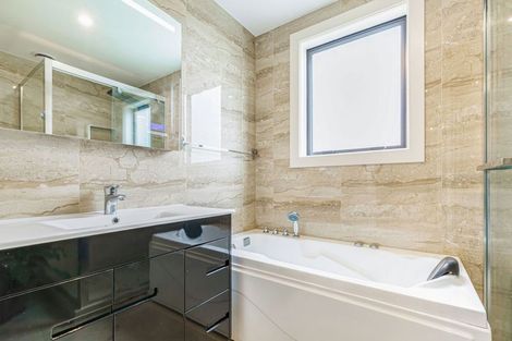 Photo of property in 19 Eastview Road, Glen Innes, Auckland, 1072