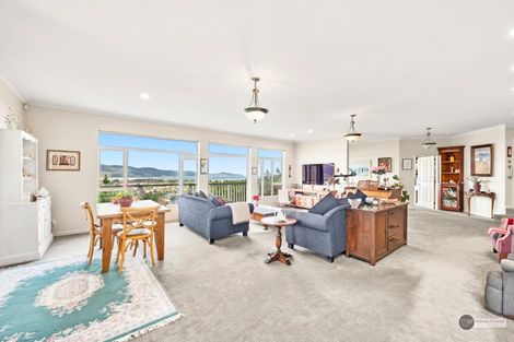 Photo of property in 11c Saint Johns Way, Normandale, Lower Hutt, 5010