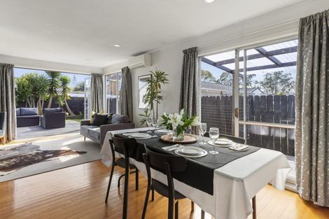 Photo of property in 6 Archmillen Avenue, Pakuranga Heights, Auckland, 2010