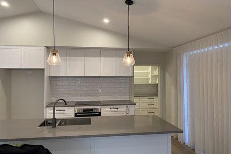 Photo of property in 28 Oyster Place, Omokoroa, 3114