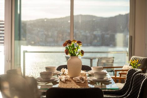 Photo of property in 26 The Crescent, Roseneath, Wellington, 6011