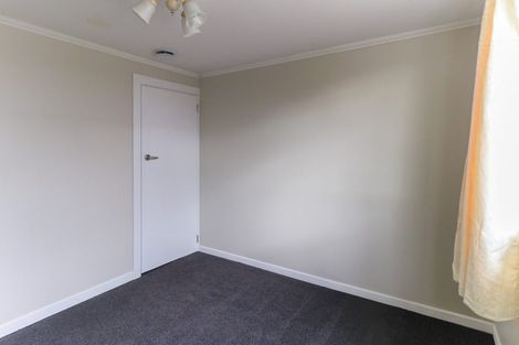 Photo of property in 30 Kilmarnock Street, Wallacetown, 9816