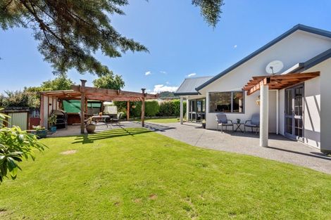 Photo of property in 10 Carlow Grove, Birchville, Upper Hutt, 5018