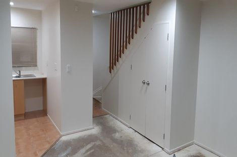 Photo of property in 6/44 Fields Parade, Oteha, Auckland, 0632