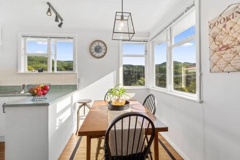 Photo of property in 78 Taylor Terrace, Tawa, Wellington, 5028
