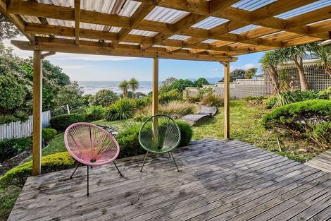 Photo of property in 83 Wellington Road, Paekakariki, 5034