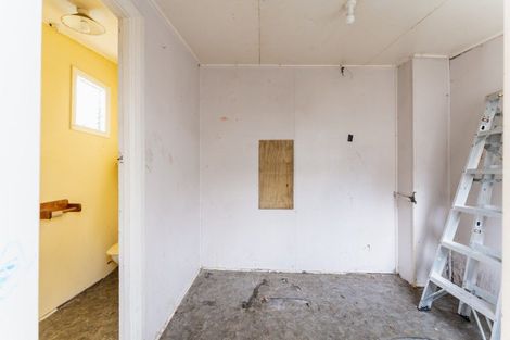 Photo of property in 10 Cashel Street, South Dunedin, Dunedin, 9012