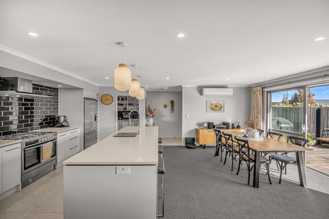 Photo of property in 6 Dunlops Crescent, Marshland, Christchurch, 8083
