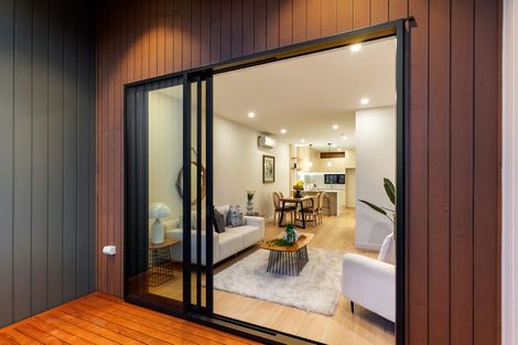 Photo of property in 33 Puihi Crescent, Massey, 0614