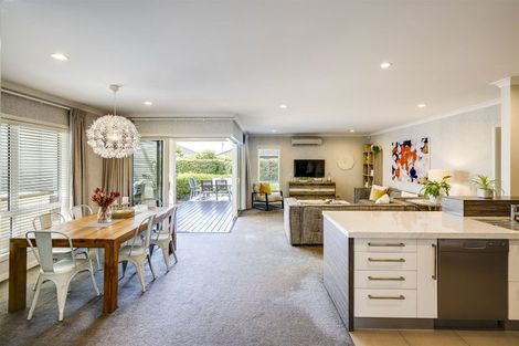 Photo of property in 14 Haast Place, Poraiti, Napier, 4112