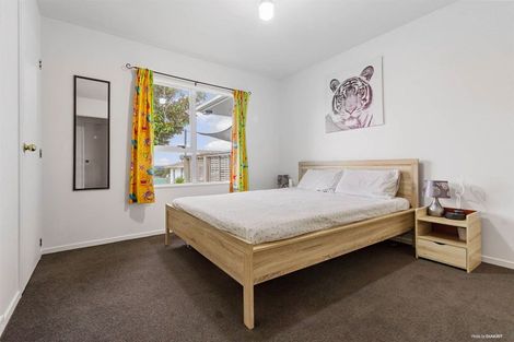 Photo of property in 2/39 Sungrove Rise, Sunnyvale, Auckland, 0612