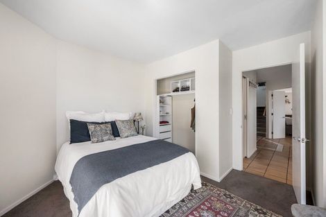 Photo of property in 30 Grove Road, Kelburn, Wellington, 6012