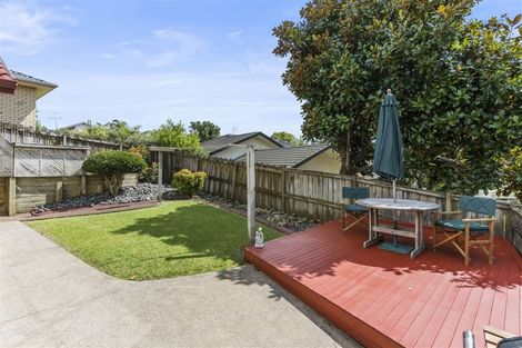 Photo of property in 8 Fulmar Way, Unsworth Heights, Auckland, 0632