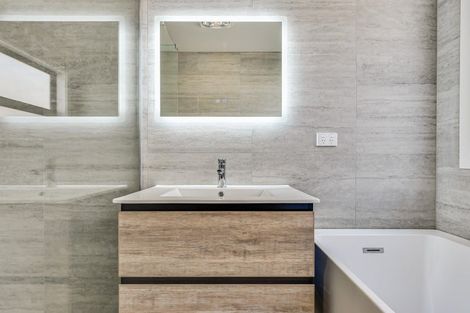 Photo of property in 33 Overton Street, Rototuna North, 3210