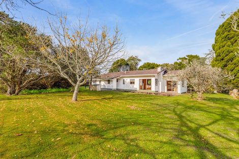 Photo of property in 76 Tawa Road, Kumeu, 0891
