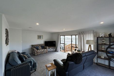 Photo of property in 35b Latitude Close, Whitby, Porirua, 5024