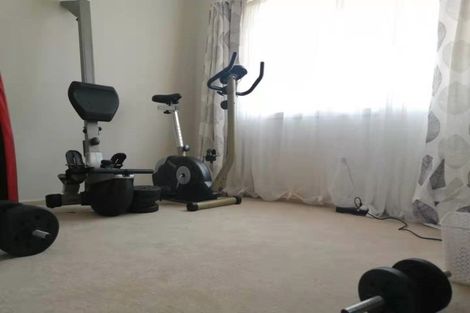 Photo of property in 1/31 Becroft Drive, Forrest Hill, Auckland, 0620