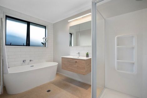 Photo of property in 120 Sentinel Avenue, Omokoroa, 3114