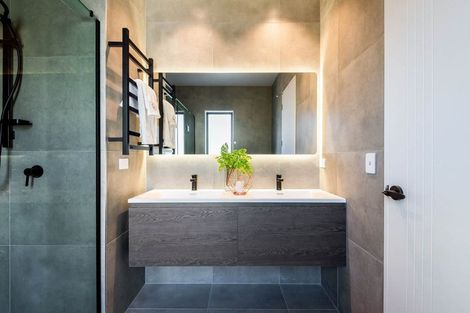 Photo of property in 6 Mina Way, Browns Bay, Auckland, 0630