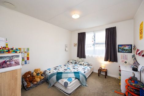 Photo of property in 4 Tingey Place, Awapuni, Palmerston North, 4412