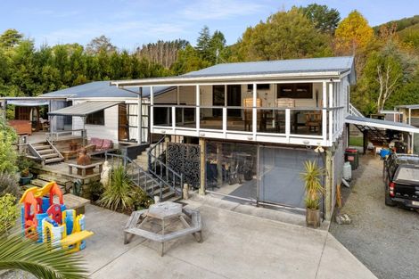 Photo of property in 193 Katherine Mansfield Drive, Whitemans Valley, Upper Hutt, 5371
