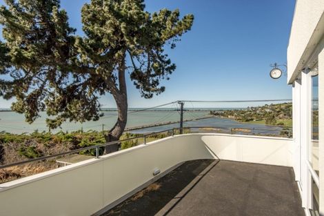 Photo of property in 34 Mount Pleasant Road, Mount Pleasant, Christchurch, 8081