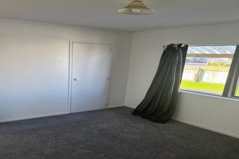 Photo of property in 72 Maplesden Drive, Clendon Park, Auckland, 2103