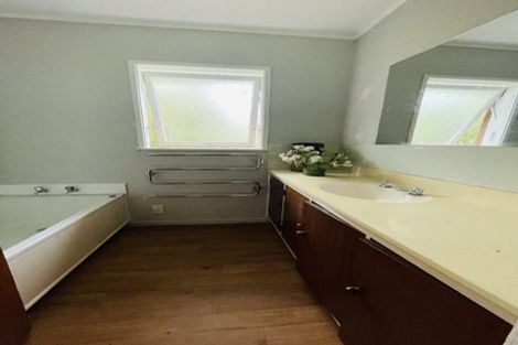 Photo of property in 24 Riverhills Avenue, Pakuranga Heights, Auckland, 2010