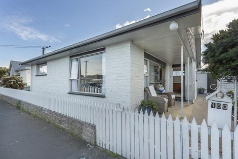 Photo of property in 160 Macandrew Road, South Dunedin, Dunedin, 9012