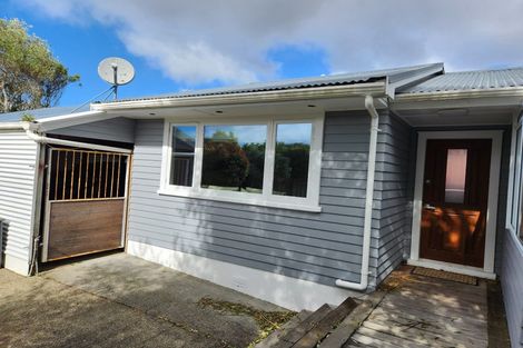 Photo of property in 2/484 East Coast Road, Windsor Park, Auckland, 0630