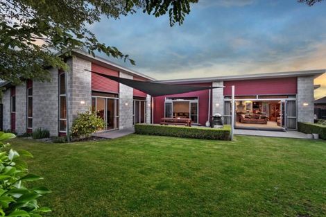 Photo of property in 6 Ruahine Place, Parklands, Christchurch, 8083