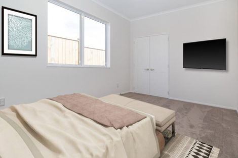 Photo of property in 8 Franheim Crescent, Orewa, 0931