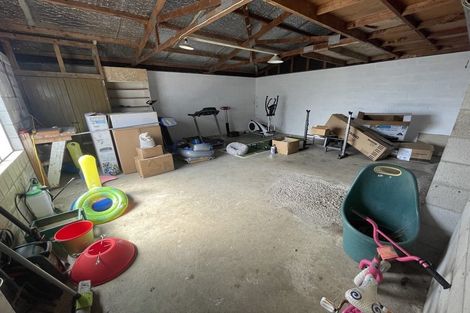 Photo of property in 8 Miro Place, Waiuku, 2123