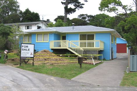 Photo of property in 27 Beaudine Avenue, Glenfield, Auckland, 0629