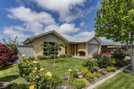 Photo of property in 28 Sequoia Way, Rangiora, 7400
