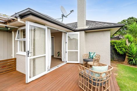 Photo of property in 17 Rainsford Street, Moturoa, New Plymouth, 4310