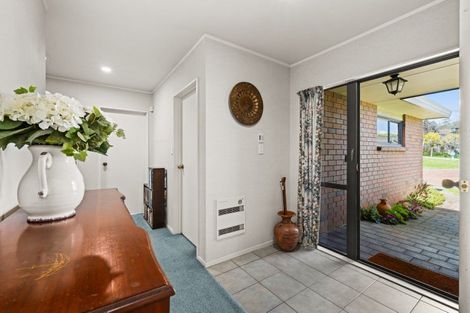 Photo of property in 12 Kingsgate Row, Havelock North, 4130