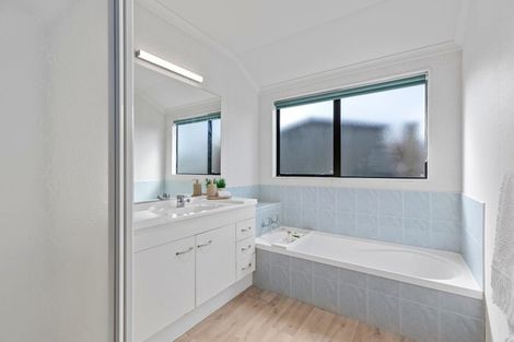 Photo of property in 283 Gravatt Road, Papamoa Beach, Papamoa, 3118