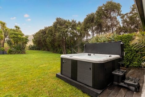 Photo of property in 875 Hibiscus Coast Highway, Waiwera, Orewa, 0994