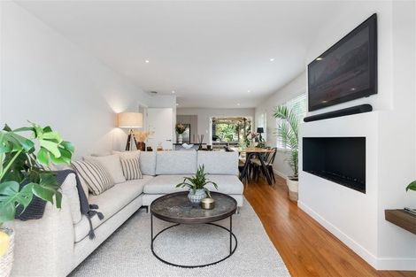 Photo of property in 33 Shetland Street, Glen Eden, Auckland, 0602